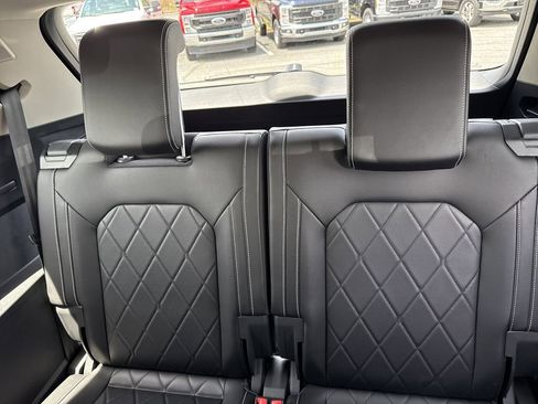 Used 2024 Volkswagen Atlas SEL Premium R-Line AWD/4WD image 25