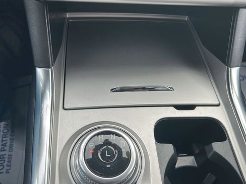 Used 2022 Ford Explorer XLT w/ Equipment Group 202A image 24