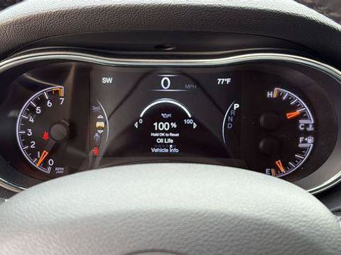 Certified 2022 Jeep Grand Cherokee Laredo X AWD/4WD image 15