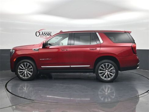 Used 2021 GMC Yukon Denali w/ Denali Premium Package image 2