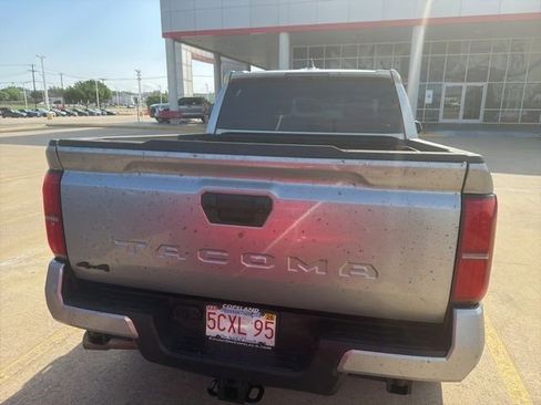 Used 2024 Toyota Tacoma TRD Sport image 10