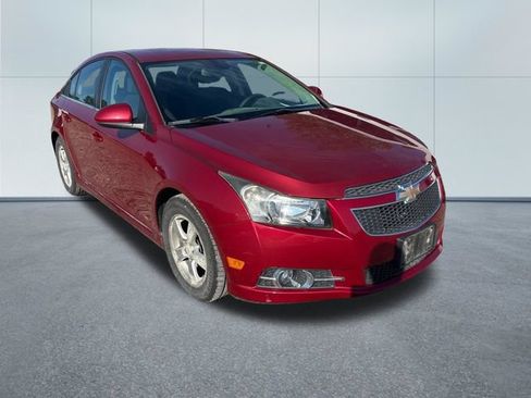 Used 2017 Chevrolet Cruze Premier w/ RS Package FWD image 5