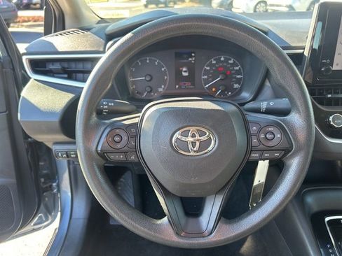 Used 2023 Toyota Corolla LE image 17