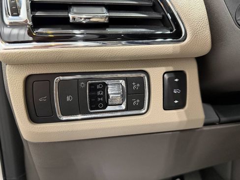 Used 2022 Lincoln Navigator L Reserve AWD/4WD image 39