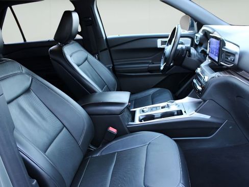 Used 2020 Ford Explorer Limited image 25