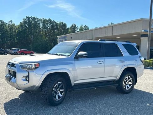 Used 2022 Toyota 4Runner TRD Off-Road Premium image 10