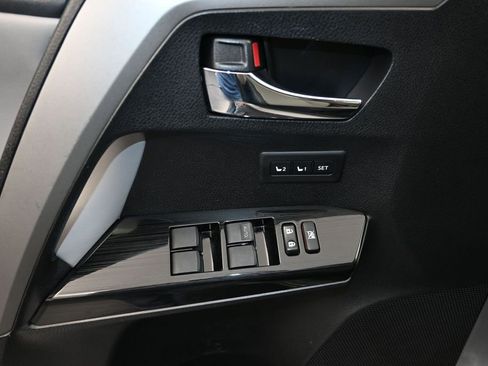 Used 2016 Toyota RAV4 Limited w/ Advanced Technology Package FWD image 11