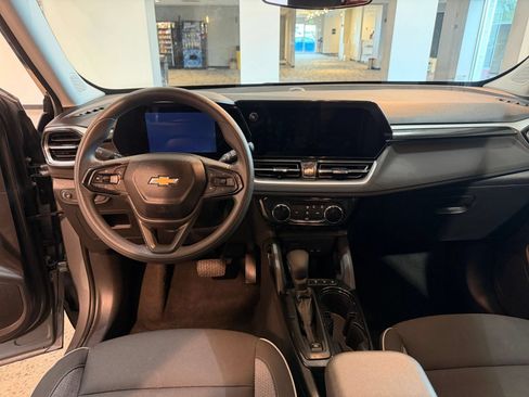 Used 2025 Chevrolet TrailBlazer LT FWD image 33
