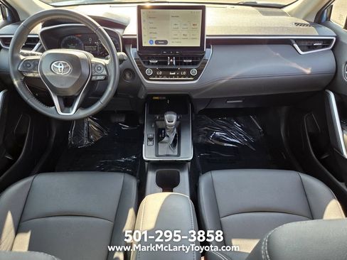 Used 2026 Toyota Corolla Cross XLE FWD image 15
