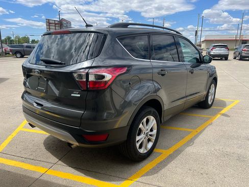 Used 2017 Ford Escape SE w/ Equipment Group 201A FWD image 6