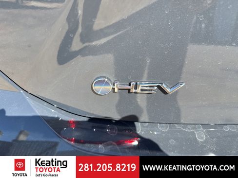 Used 2026 Toyota Camry LE image 9