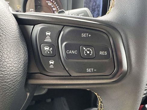 Used 2024 Jeep Wrangler Unlimited AWD/4WD image 17