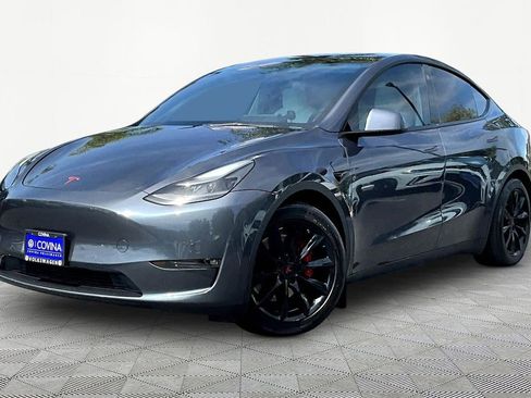 Used 2022 Tesla Model Y Performance image 3