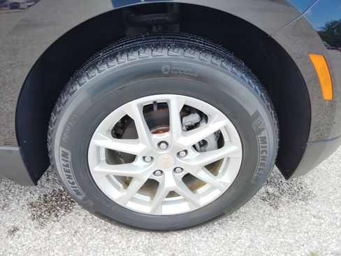 Used 2024 Chevrolet Equinox LT w/ LPO, Floor Liner Package FWD image 10