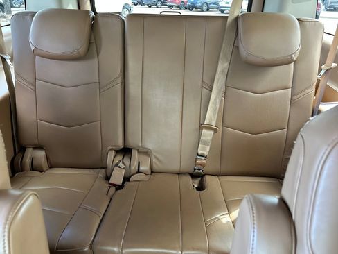 Used 2016 Cadillac Escalade ESV Platinum AWD/4WD image 23