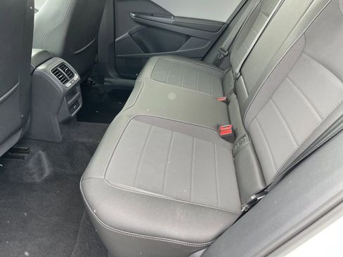 Used 2024 Volkswagen Taos SE image 41