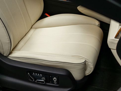 Used 2021 Bentley Bentayga w/ First Edition Specification AWD/4WD image 26