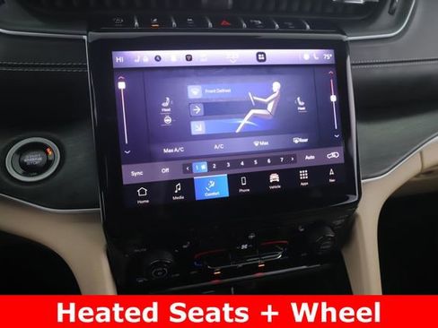 Used 2025 Jeep Grand Cherokee Limited image 4