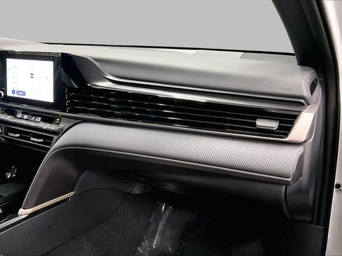 Used 2026 Toyota Camry SE FWD image 17
