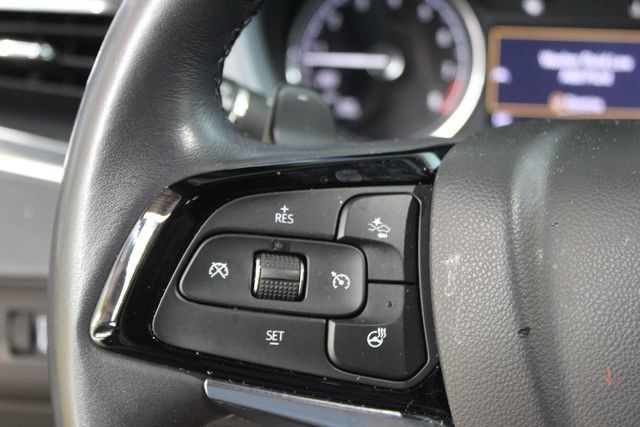 Used 2023 Buick Enclave Essence AWD/4WD image 15