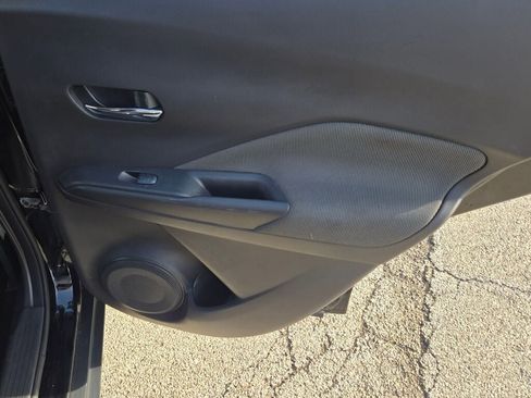 Used 2020 Nissan Kicks SV image 10