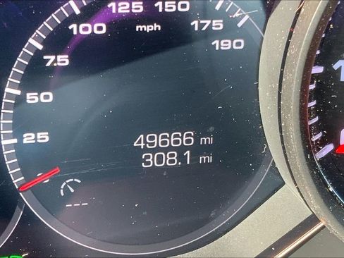 Used 2019 Porsche Cayenne S image 24