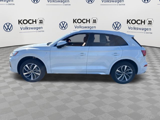 Used 2023 Audi Q5 2.0T Premium w/ Convenience Package AWD/4WD image 4