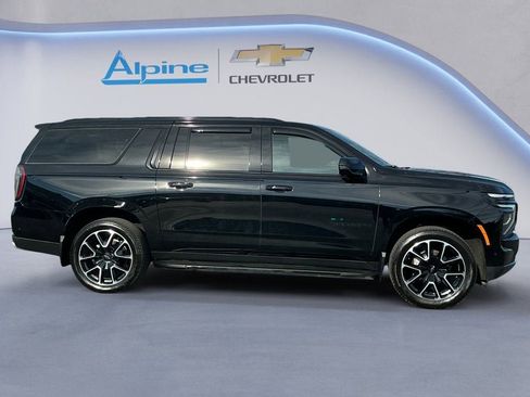 Used 2025 Chevrolet Suburban RST w/ RST Capability Package image 6