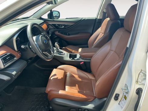 Used 2023 Subaru Outback Touring AWD/4WD image 9