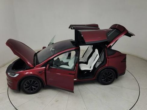 Used 2024 Tesla Model X AWD/4WD image 32
