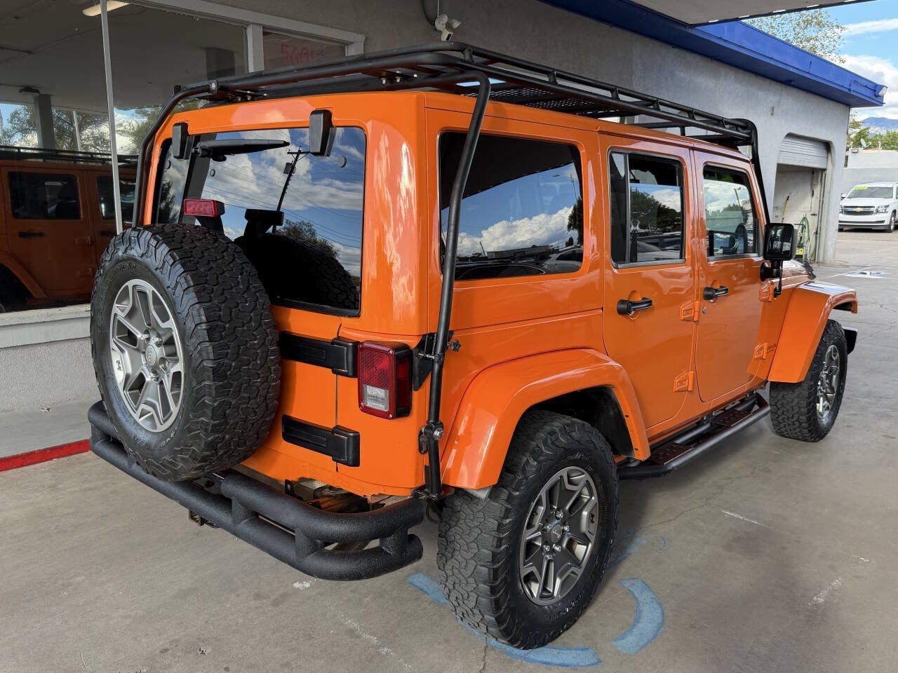Used 2013 Jeep Wrangler Unlimited Rubicon w/ Dual Top Group AWD/4WD image 5