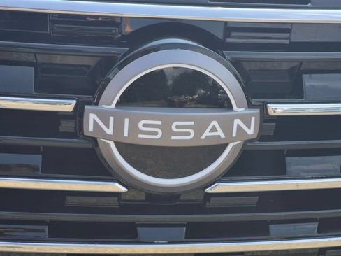 Used 2025 Nissan Rogue SV AWD/4WD image 9