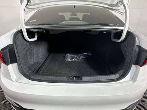 Used 2024 Volkswagen Jetta SE w/ Panoramic Sunroof Package FWD image 28