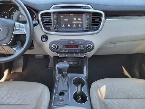 Used 2019 Kia Sorento EX image 21