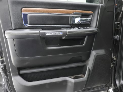 Used 2018 RAM 2500 Laramie image 41