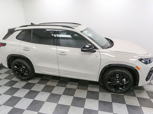 New 2026 Volkswagen Tiguan SE R-Line AWD/4WD image 5