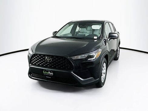 Used 2023 Toyota Corolla Cross L image 3