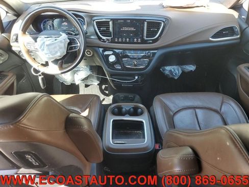 Used 2020 Chrysler Pacifica Limited w/ Advanced Safetytec Group image 7