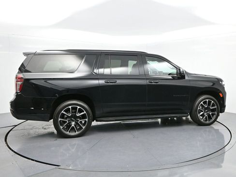 Used 2024 Chevrolet Suburban RST w/ Luxury Package image 8
