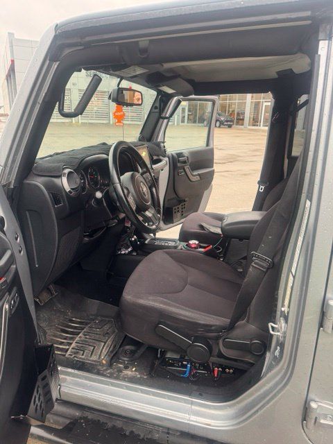 Used 2013 Jeep Wrangler Unlimited Sport AWD/4WD image 15