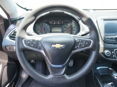 Used 2017 Chevrolet Malibu LT w/ LPO, Convenience Package 2 FWD image 16