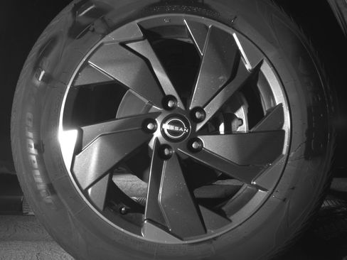 Used 2025 Nissan Rogue SV AWD/4WD image 13