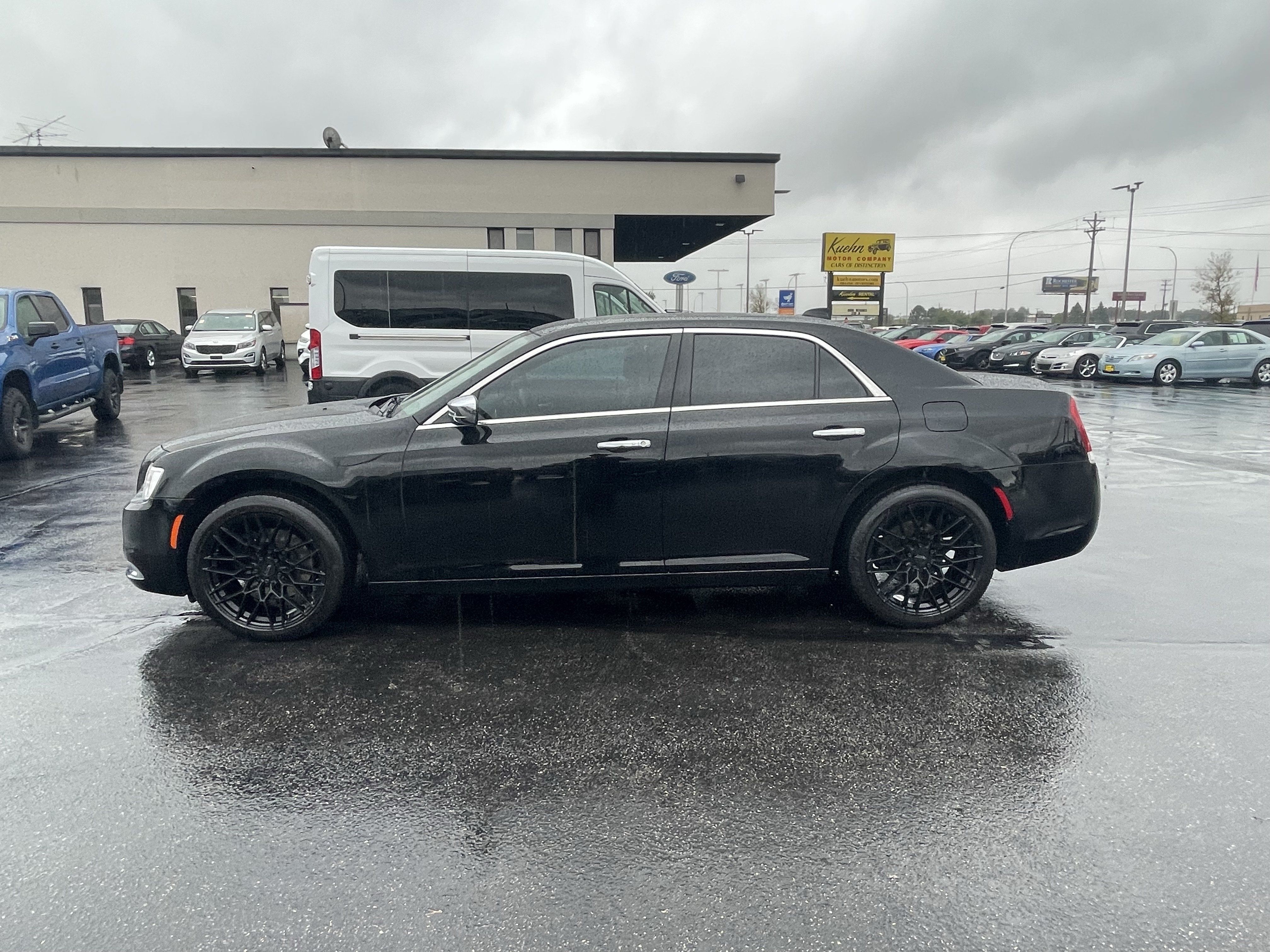 Used 2016 Chrysler 300 C AWD/4WD image 5
