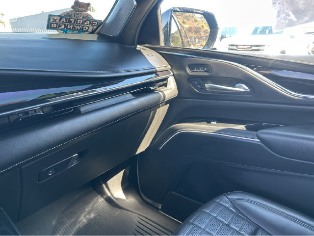 Certified 2024 Cadillac Escalade ESV V w/ LPO, ONYX Package AWD/4WD image 6