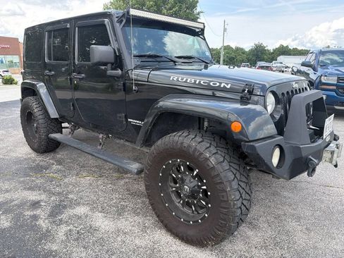 Used 2014 Jeep Wrangler Unlimited Rubicon w/ Connectivity Group AWD/4WD image 2
