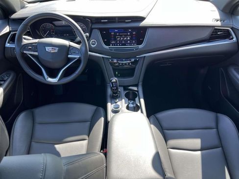 Certified 2025 Cadillac XT6 Luxury image 13