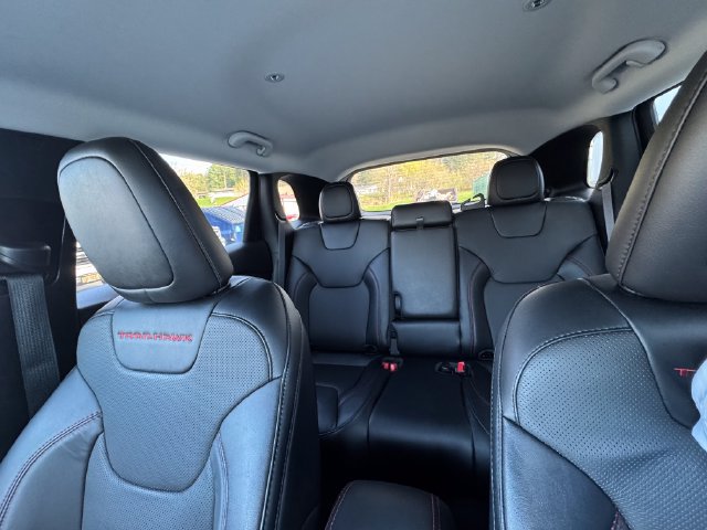 Used 2022 Jeep Cherokee Trailhawk w/ Sound & Nav Group AWD/4WD image 40