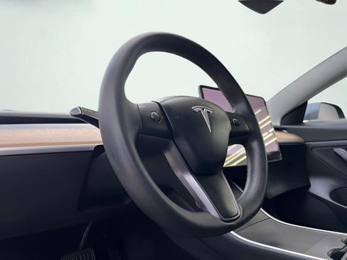 Used 2020 Tesla Model 3 Standard Range image 28