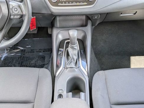 Used 2025 Toyota Corolla LE FWD image 17