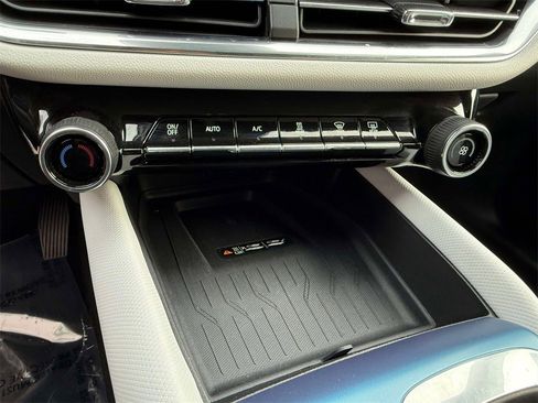 Used 2025 Chevrolet Equinox EV LT w/ Convenience Package image 25